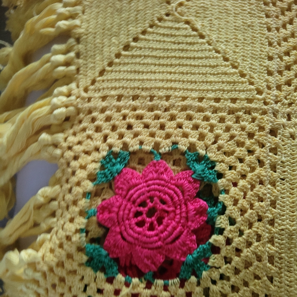 Vintage Yellow Crochet Throw Blanket with 3D Floral Design - Picture 10 of 16